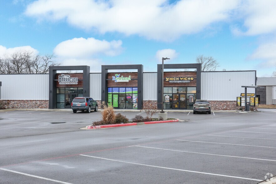 More Photos Of 802 W Main St, Jenks General Retail For Lease