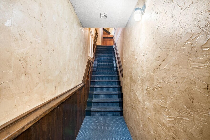 More Photos Of 100 N Texas St, De Leon Storefront Retail Office For Sale