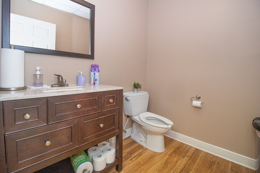 More Photos Of 419 Chatham Square Office Park, Fredericksburg Office For Lease