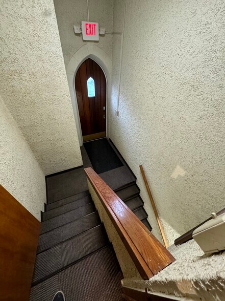 More Photos Of 210 5th Ave NW, Mandan Specialty For Sale