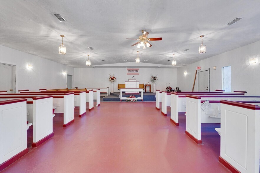 More Photos Of 323 M L King, Macclenny Religious Facility For Sale