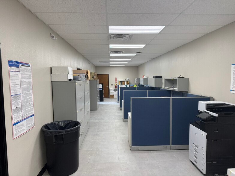 More Photos Of 901 W State Highway 72, Kenedy Industrial For Lease