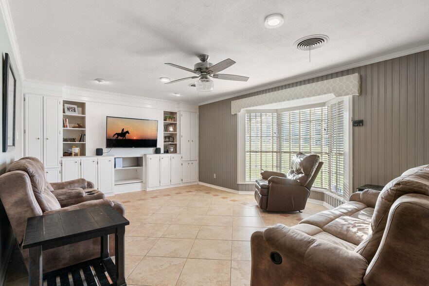 More Photos Of 2355 Jackson League Cir, Brenham Lodge Meeting Hall For Sale