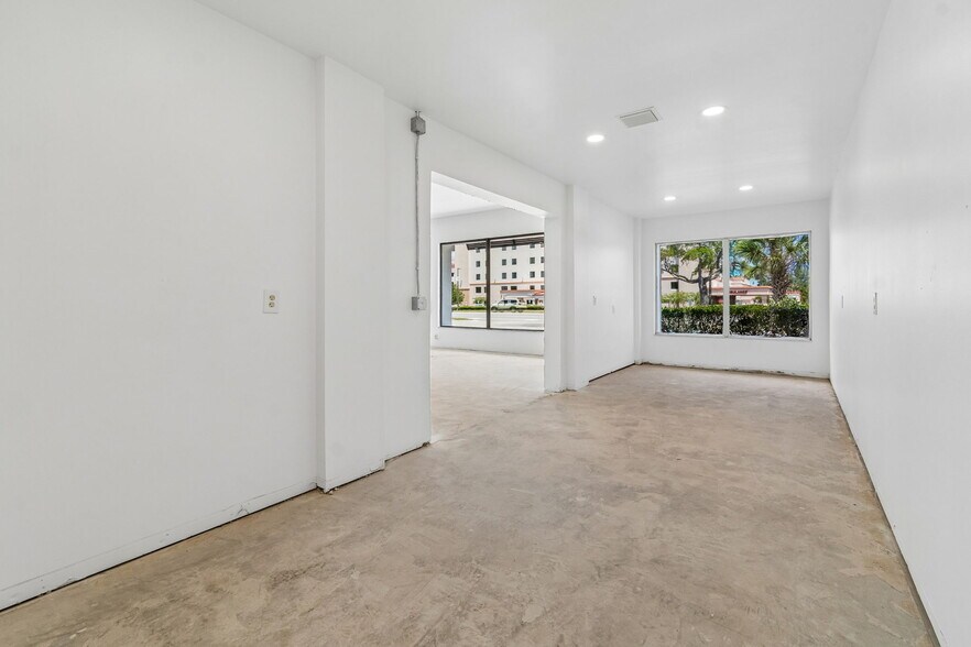 More Photos Of 1956 Kingsley Ave, Orange Park General Retail For Sale