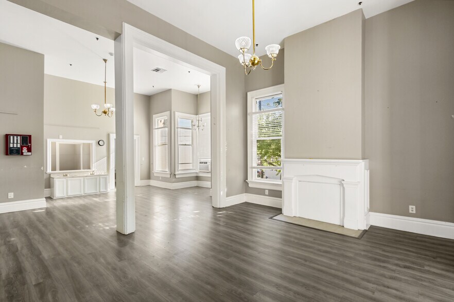 More Photos Of 1111-1123 D St, Sacramento Specialty For Sale