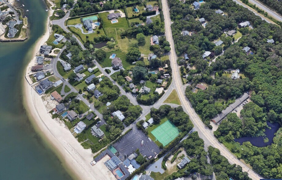 More Photos Of 127 Inlet Rd W, Hampton Bays Hospitality For Sale