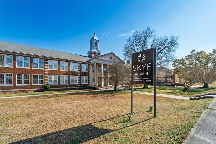 More Photos Of 835 S Main St, Greenwood Apartments For Sale