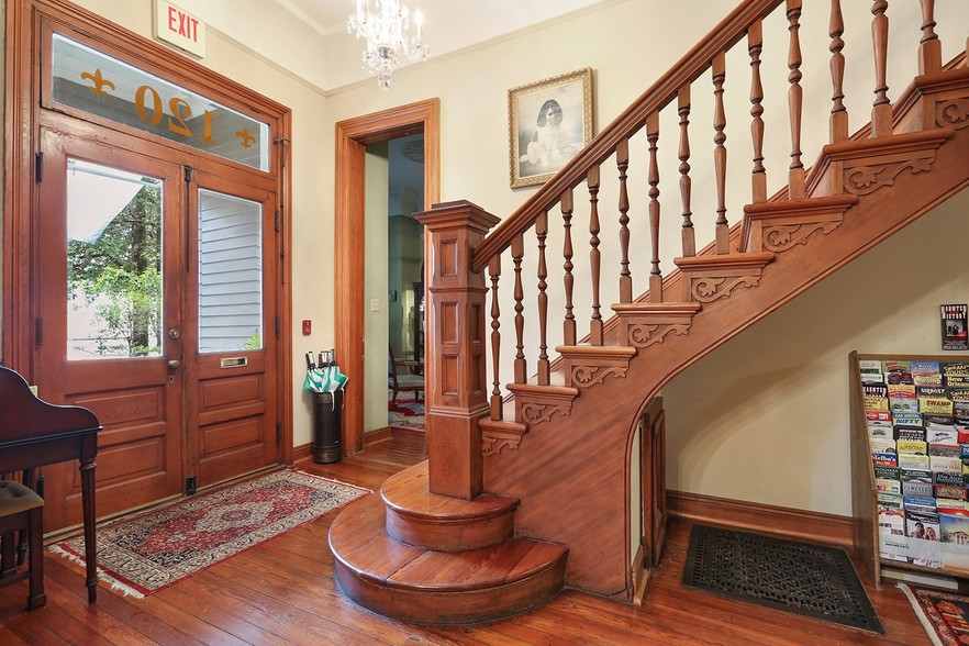 More Photos Of 120 S Pierce St, New Orleans Hotel For Sale