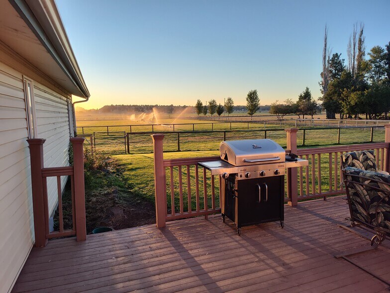 More Photos Of 9101 NW 31st St, Terrebonne Specialty For Sale