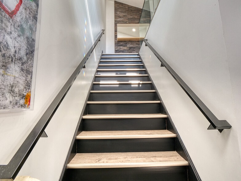 More Photos Of 10850 Pearl Rd, Strongsville Office For Sale