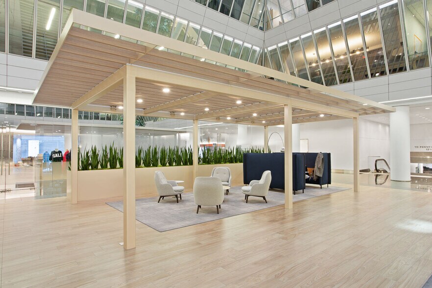 More Photos Of 1299 Pennsylvania Ave NW, Washington Office For Lease