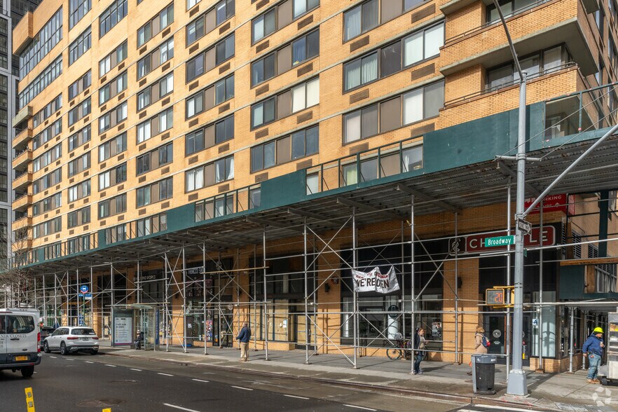 More Photos Of 2565 Broadway, New York Apartments For Lease