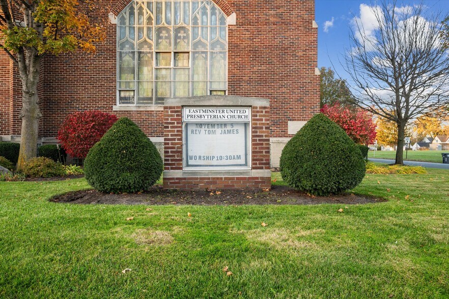 More Photos Of 725 Navarre Ave, Toledo Religious Facility For Sale