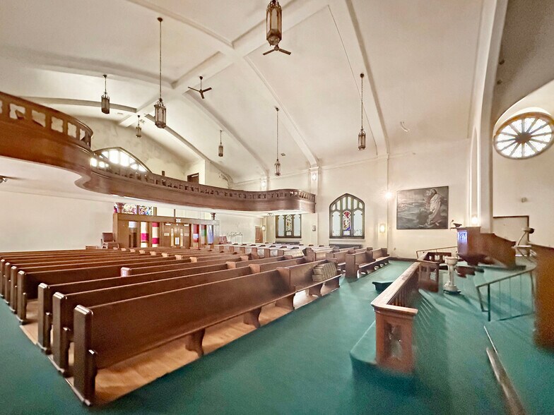 More Photos Of 2511 E Franklin Ave, Minneapolis Religious Facility For Sale