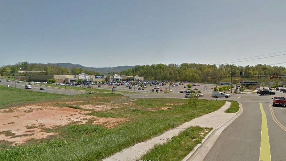 More Photos Of 3008 W Market St, Johnson City Land For Lease