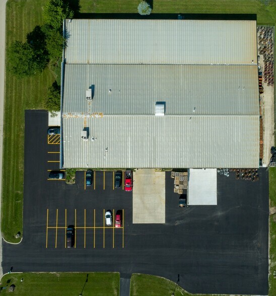 More Photos Of 2302 Spring Ridge Dr, Spring Grove Manufacturing For Sale