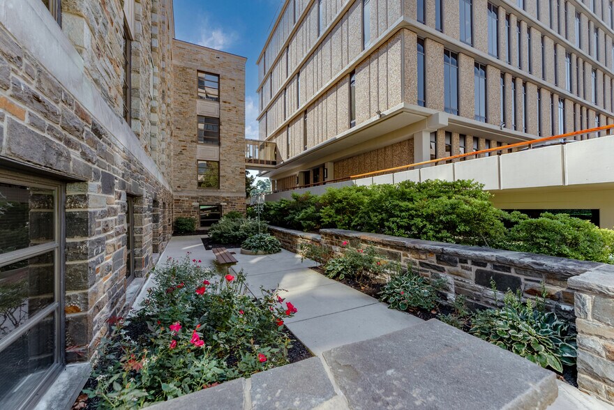 More Photos Of 100 W Pennsylvania Ave, Towson Office For Lease