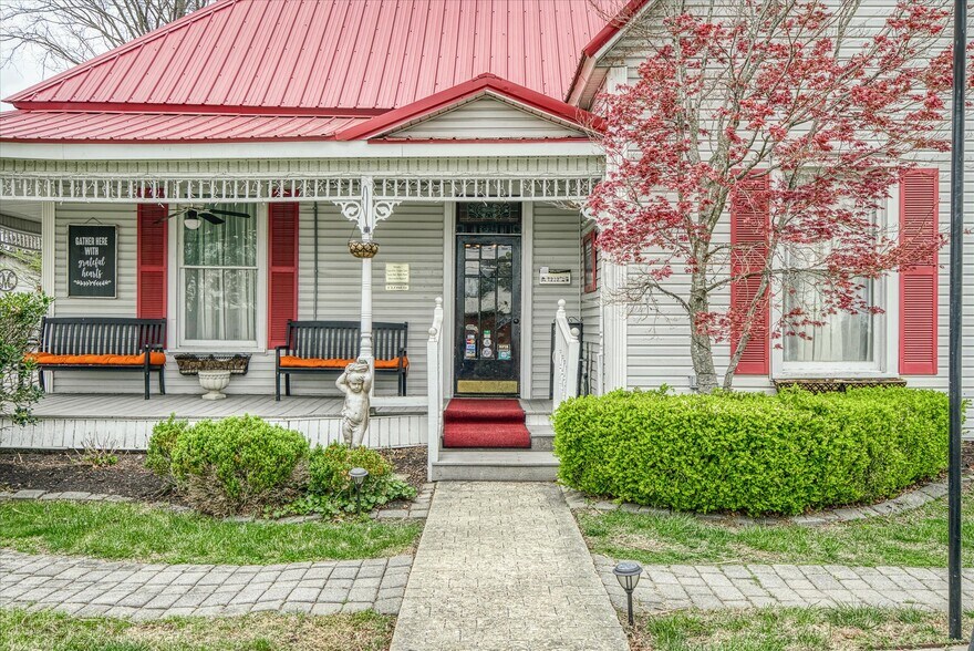 More Photos Of 232 N Peachtree Ave, Cookeville Restaurant For Sale