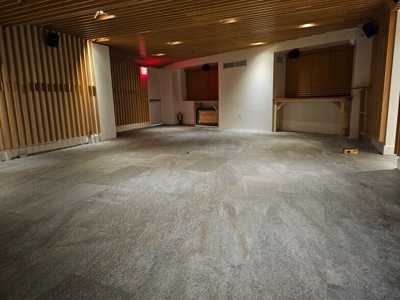 More Photos Of 3015 Newtown Ave, Astoria Apartments For Lease