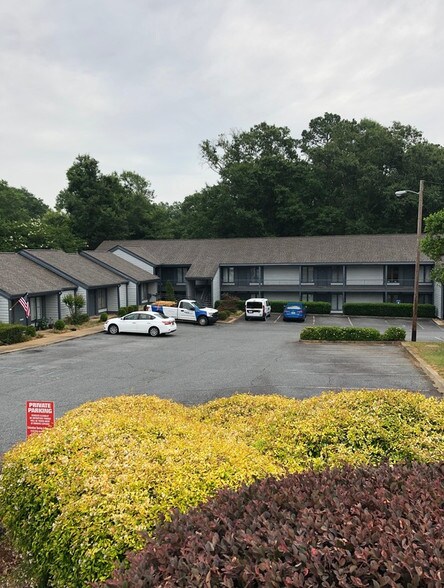 More Photos Of 3228 University Ave, Columbus Office For Lease