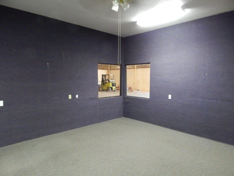 More Photos Of 3700 N Stewart Rd, Mission Warehouse For Lease
