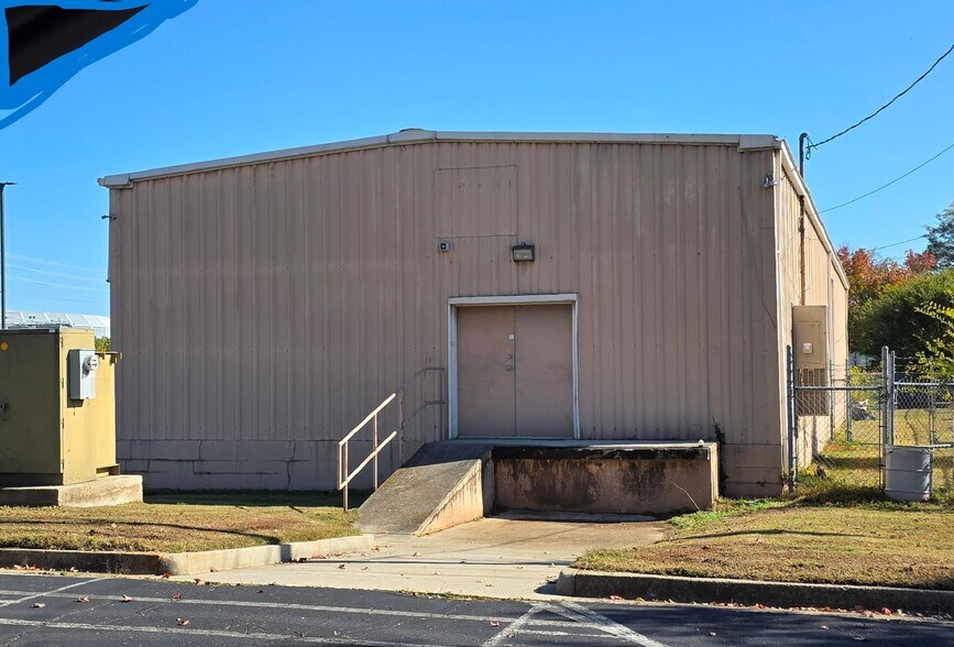 More Photos Of 120 A Woodson St NW, Huntsville Self Storage For Lease