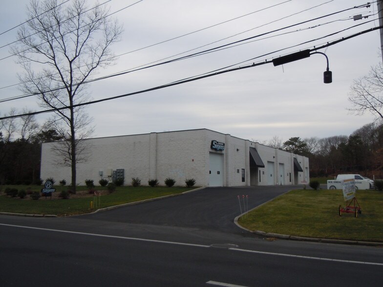 More Photos Of 1600 N Ocean Ave, Holtsville Warehouse For Lease