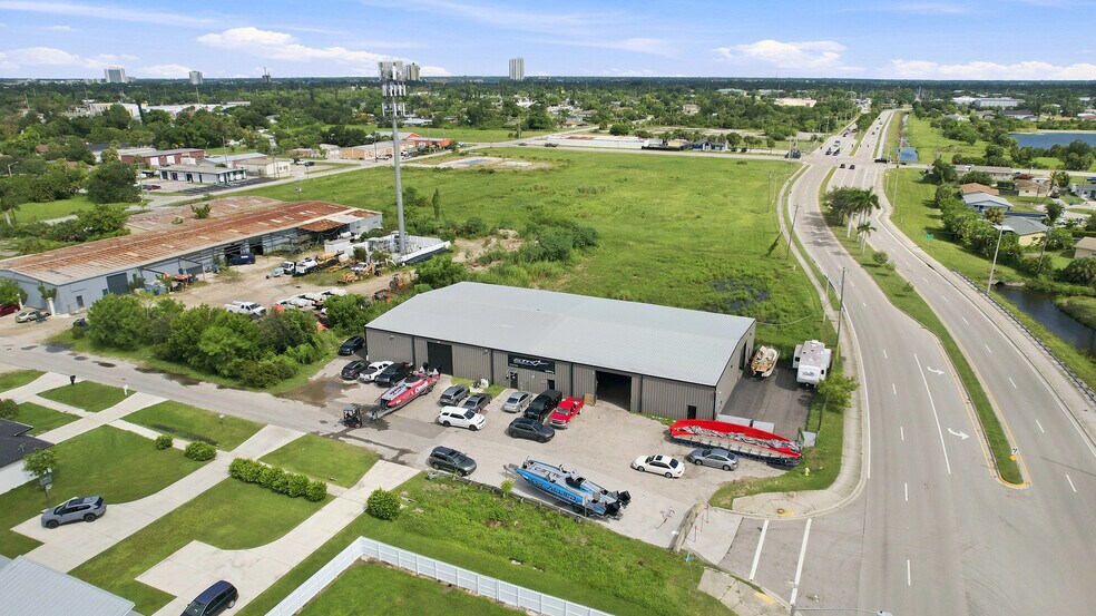 More Photos Of 3535 Dora St, Fort Myers Industrial For Sale