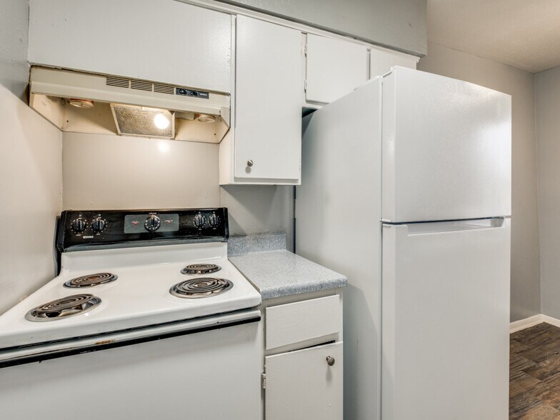 More Photos Of 911 W Wheatland Rd, Dallas Apartments For Sale