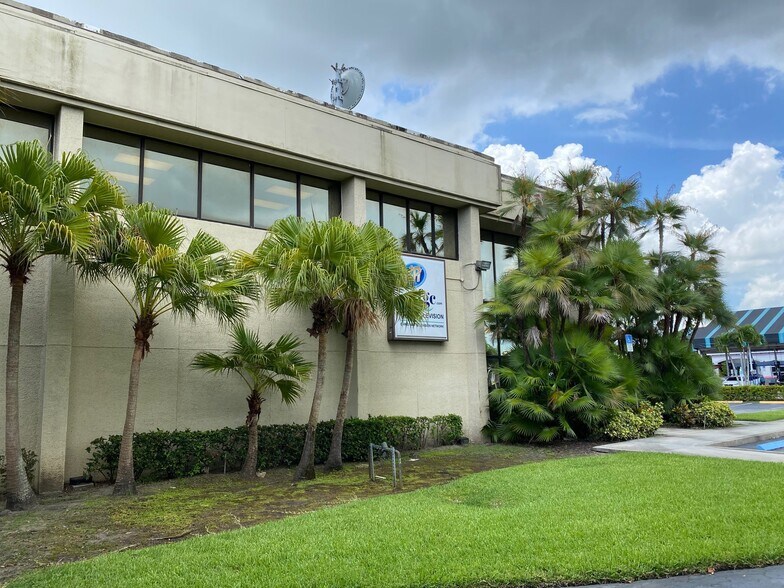 More Photos Of 4119 Blue Heron Blvd W, Riviera Beach Office For Sale