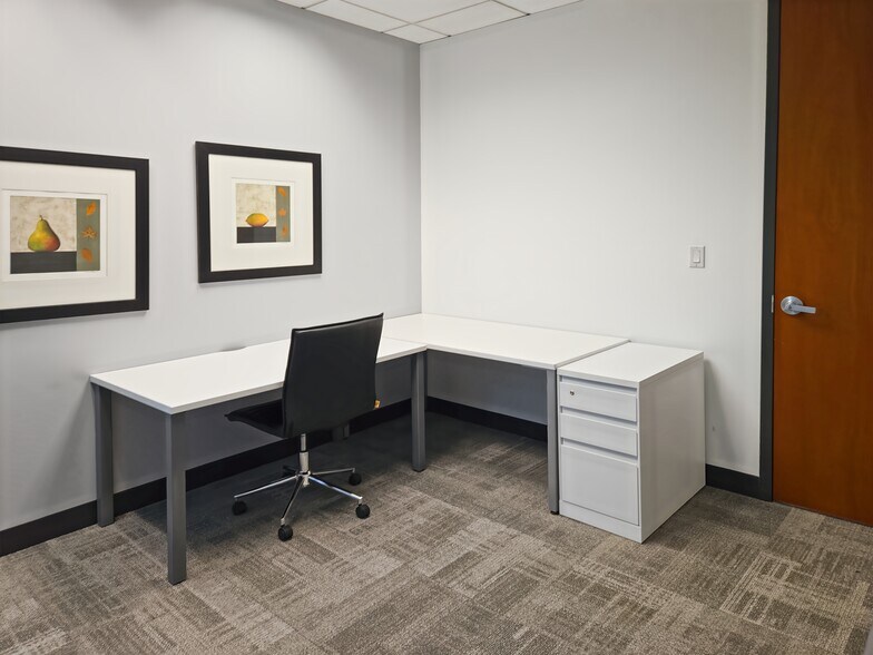More Photos Of 12600 Deerfield Pky, Alpharetta Coworking Space