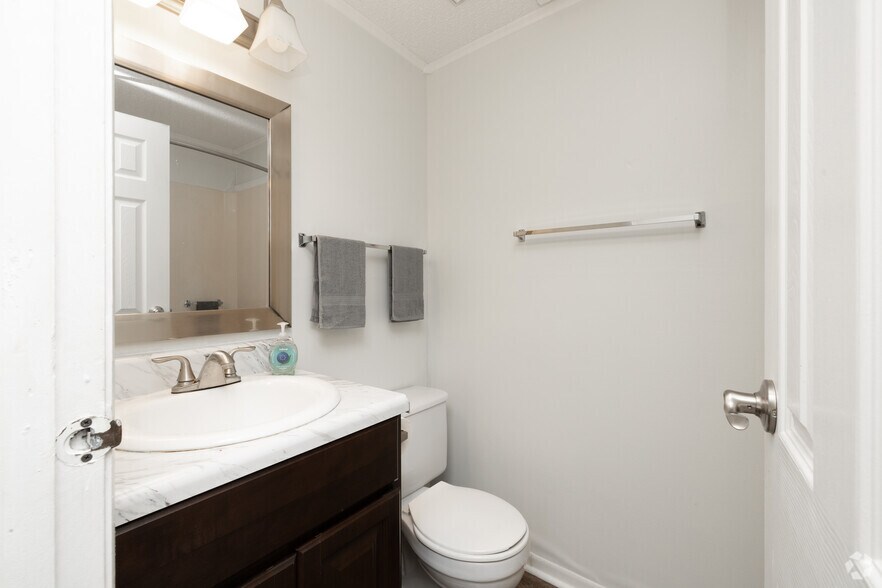 More Photos Of 8619 N Davis Hwy, Pensacola Apartments For Sale