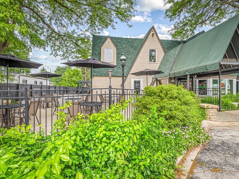 More Photos Of 5040 N 2nd St, Loves Park Restaurant For Sale