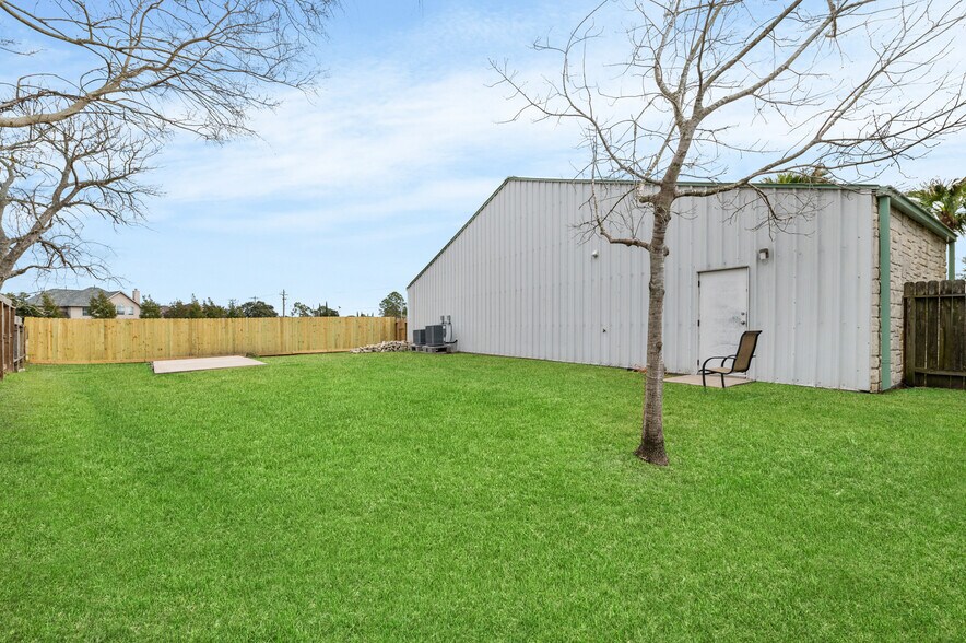 More Photos Of 3480 W Main St, League City Medical For Sale