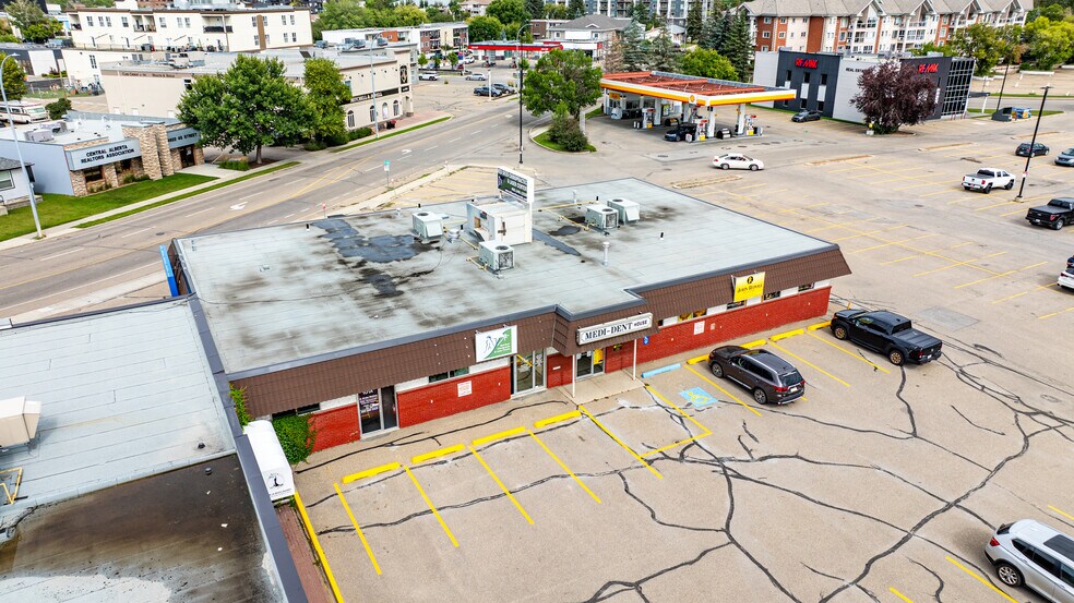 More Photos Of 4419 50 Ave, Red Deer Storefront Retail Office For Lease