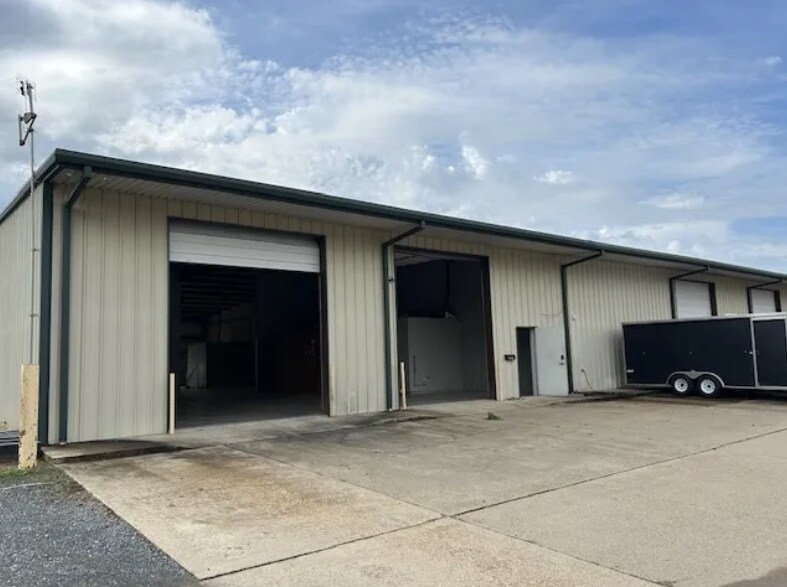 More Photos Of 1070 Pearl Dr, Bossier City Distribution For Lease