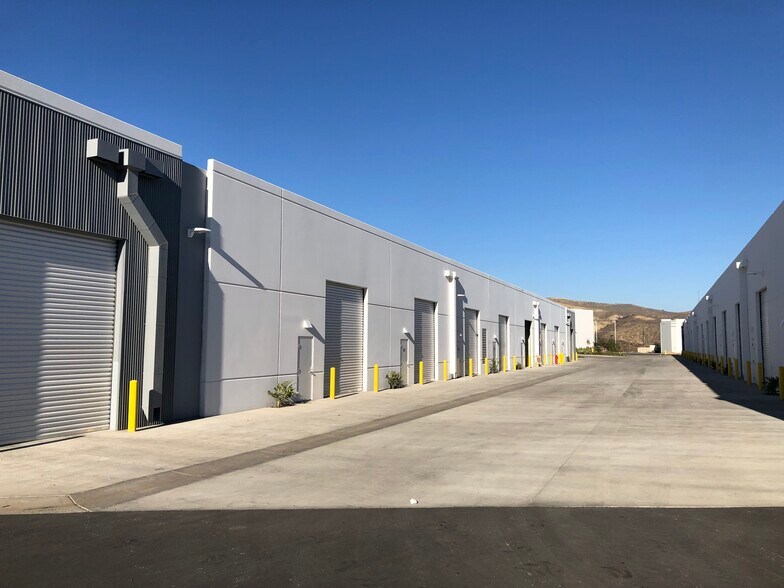 More Photos Of 4 Latitude Way, Corona Warehouse For Lease
