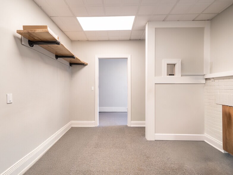 More Photos Of 1367 W Ridge Rd, Rochester Office For Sale