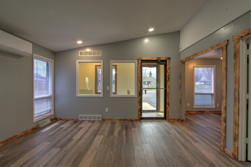 More Photos Of 111 4th Ave, Pease Flex For Sale