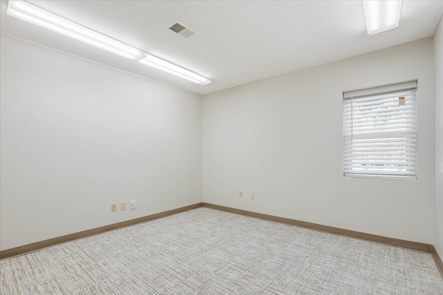 More Photos Of 1310 Thomasville Rd, Tallahassee Office For Lease