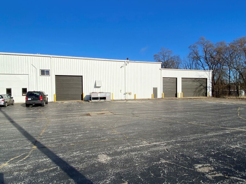 More Photos Of 923 E Michigan Ave, Battle Creek Warehouse For Lease