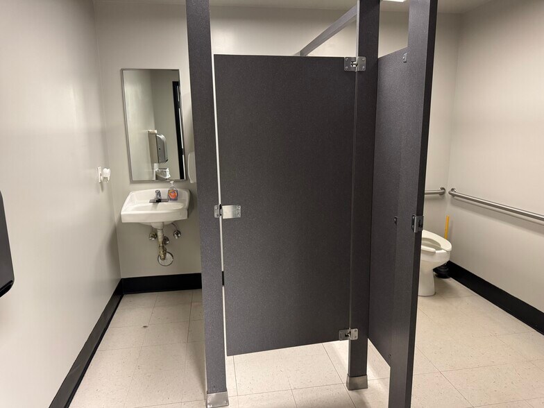 More Photos Of 1012 11th St, Modesto Office For Lease