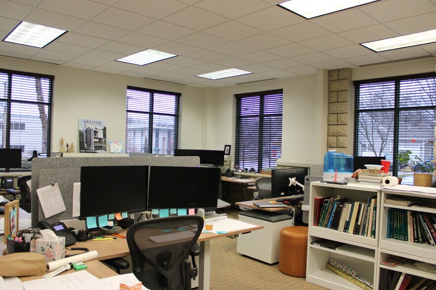 More Photos Of 3515 W 75th St, Prairie Village Office For Lease