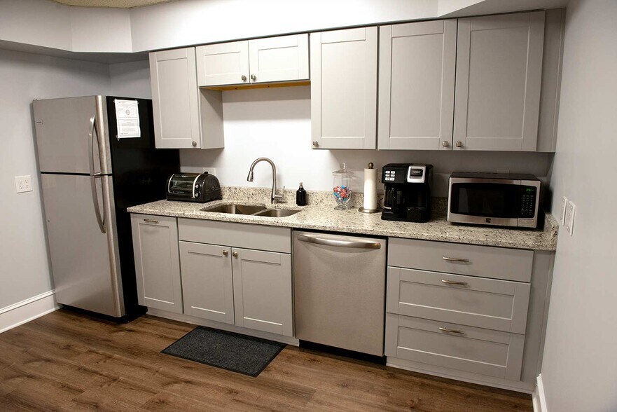 More Photos Of 190 S State St, Westerville Office For Lease