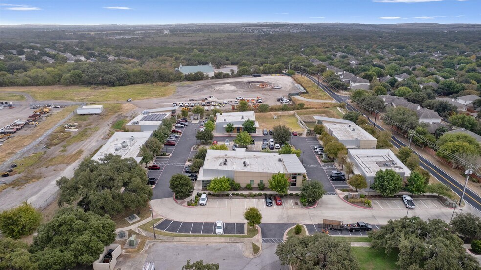 More Photos Of 9811 S IH-35, Austin Office For Sale