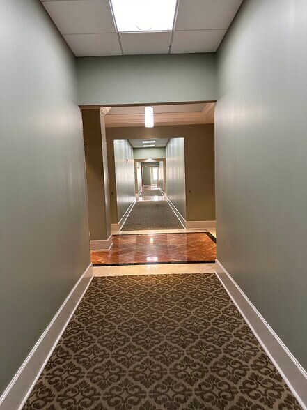 More Photos Of 7065 Westpointe Blvd, Orlando Loft Creative Space For Sale