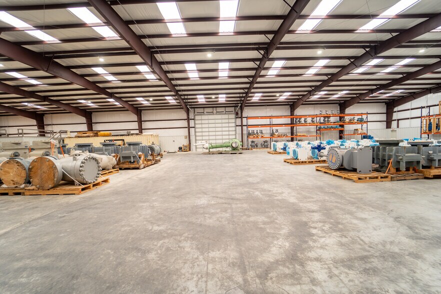 More Photos Of 236 Industrial Park Dr, Victoria Warehouse For Lease