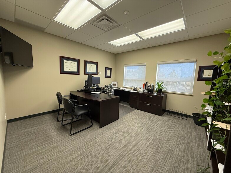 More Photos Of 518 Laura Av, Red Deer County Office For Sale