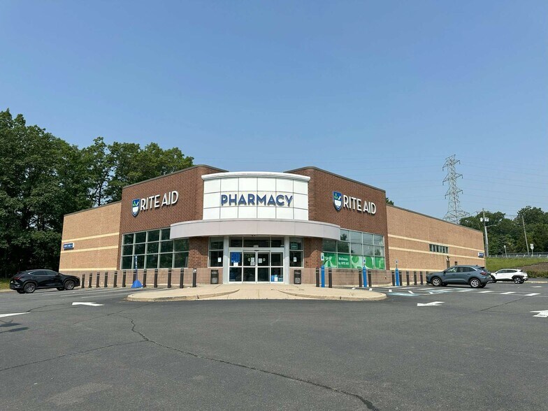Primary Photo Of 3553 Washington Rd, Parlin General Retail For Lease
