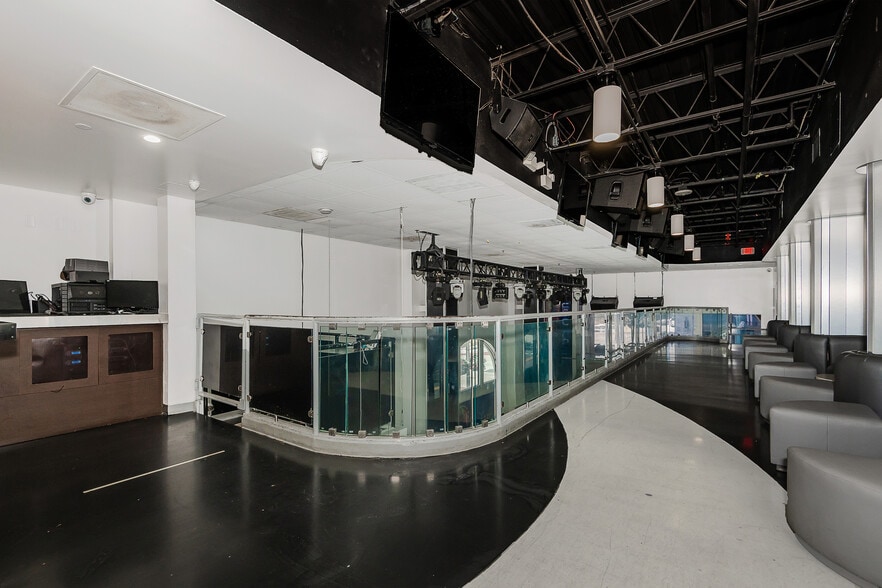 More Photos Of 145 SW 1st Ave, Fort Lauderdale Bar For Lease